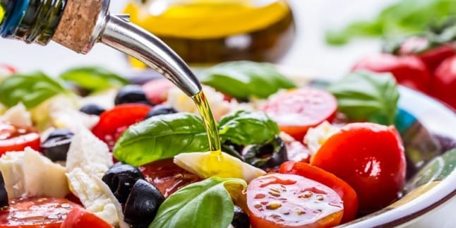 Ekstra Zeytinyağlı Akdeniz Diyeti İyi Kolesterolü Artırabilir